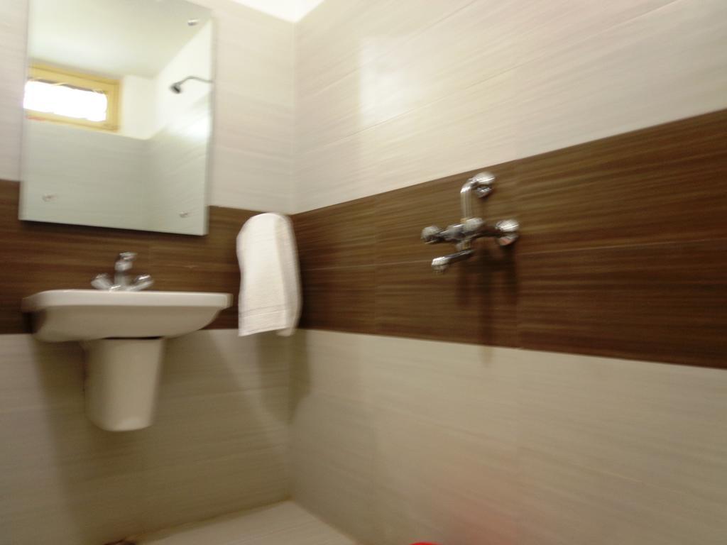 Hotel Lumbini International Bodh Gaya Luaran gambar
