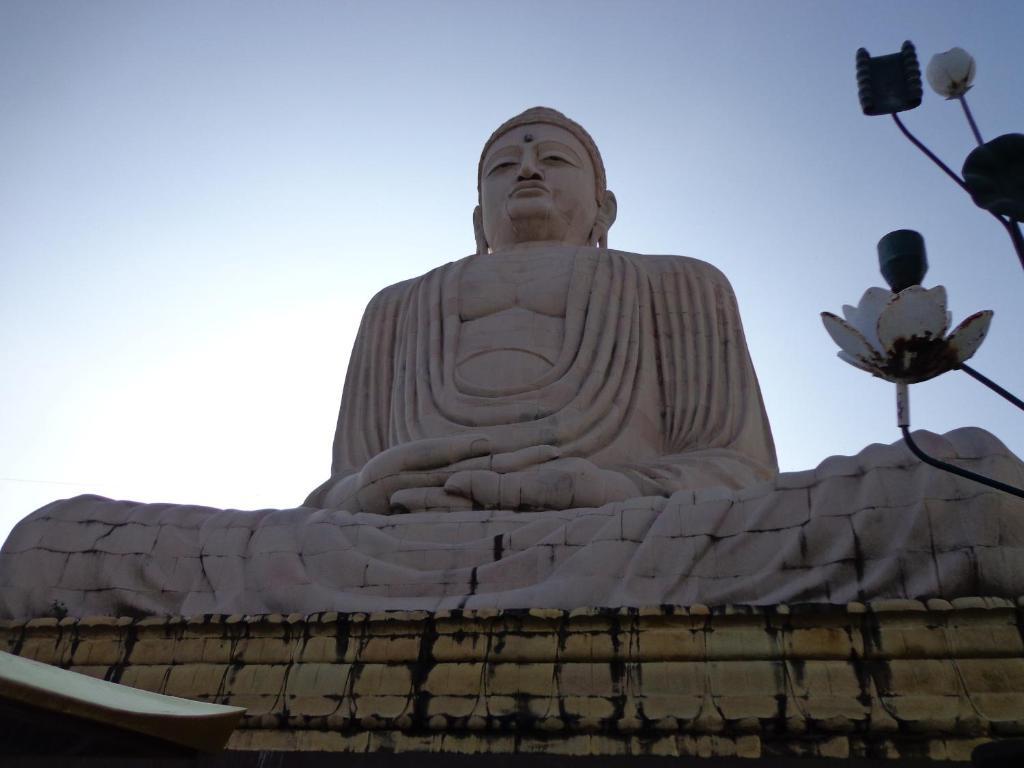 Hotel Lumbini International Bodh Gaya Luaran gambar