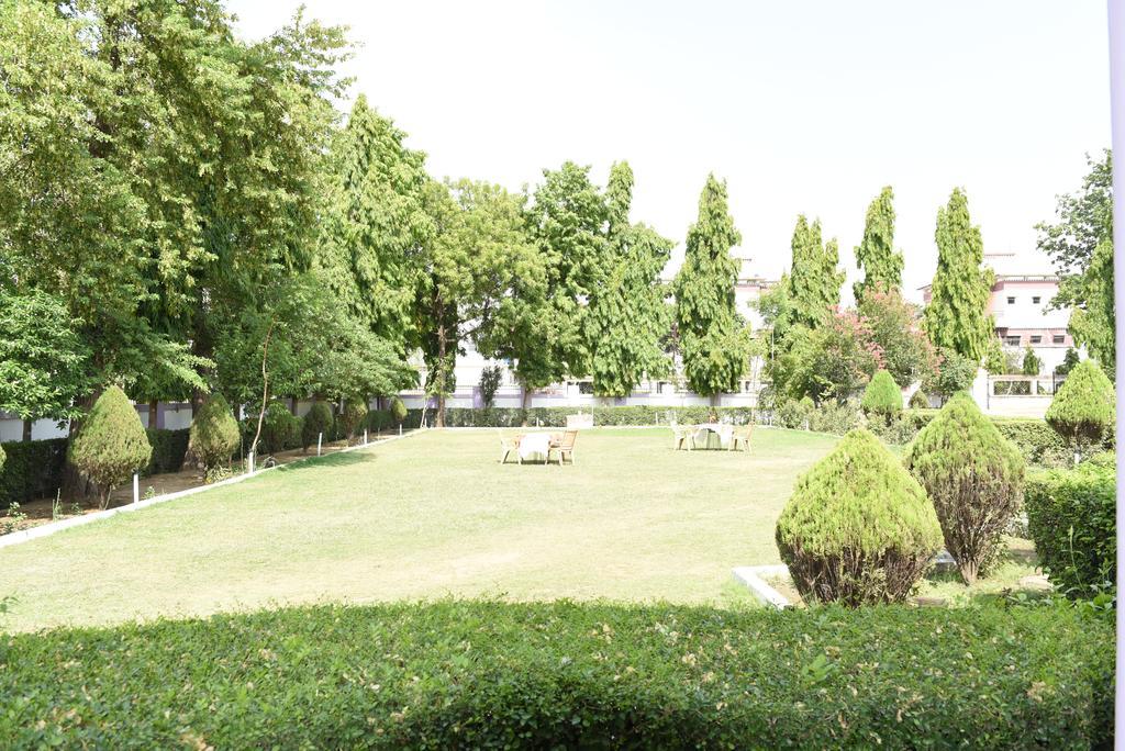 Hotel Lumbini International Bodh Gaya Luaran gambar