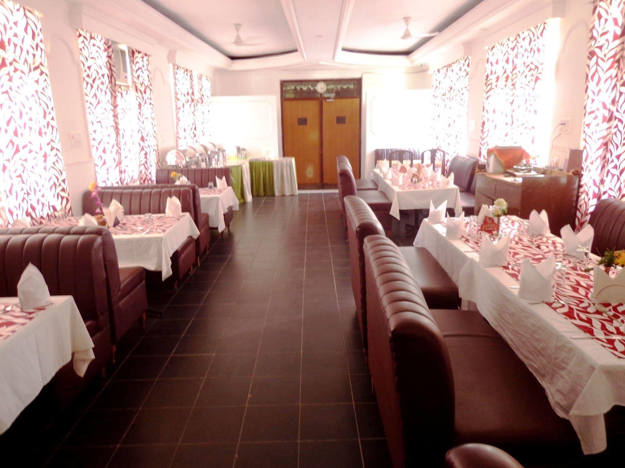 Hotel Lumbini International Bodh Gaya Luaran gambar